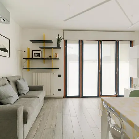 Precotto - G Pirelli - Bilocale Con Ampio Balcone Milan