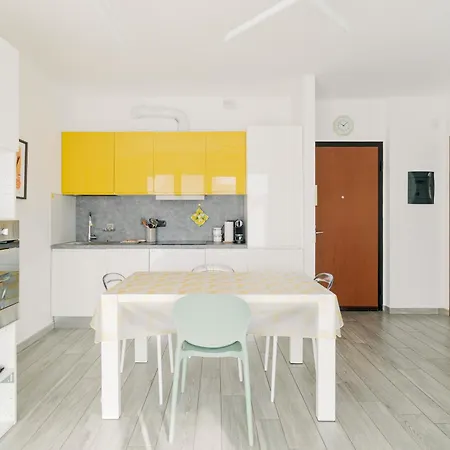 Precotto - G Pirelli - Bilocale Con Ampio Balcone Apartment *